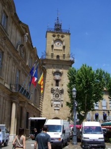 Der bekannte Uhrenturm in Aix-en-Provence