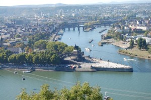 Das Deutsche Eck bei Koblenz wo der Rhein auf die Mosel trifft