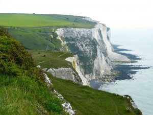 Die berühmten Kreidefelsen von Dover an der englischen Küste