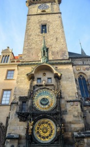Das alte Rathaus mit der astronomischen Uhr in Prag